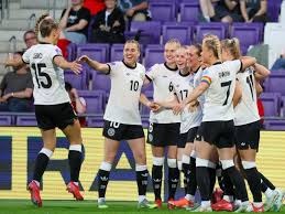 看了这届奥运会，滑板好多十三四岁的都开始在奥运会比赛了，今天黄玉婷和盛李豪一个17一个19岁吧，真牛逼